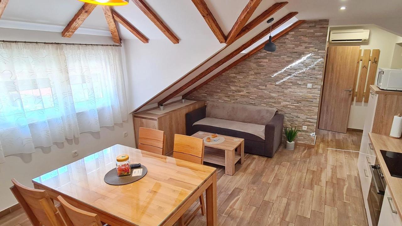 Attic Split Apartment Near City Centre Exterior foto