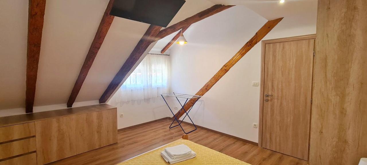 Attic Split Apartment Near City Centre Exterior foto