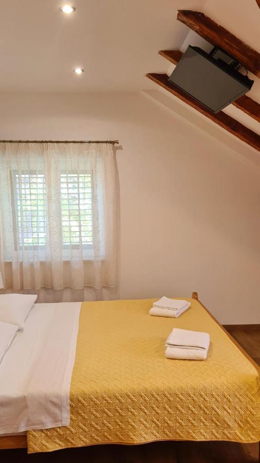 Attic Split Apartment Near City Centre Exterior foto