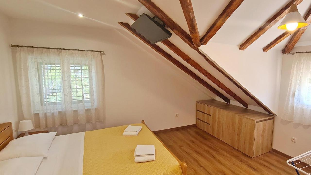 Attic Split Apartment Near City Centre Exterior foto